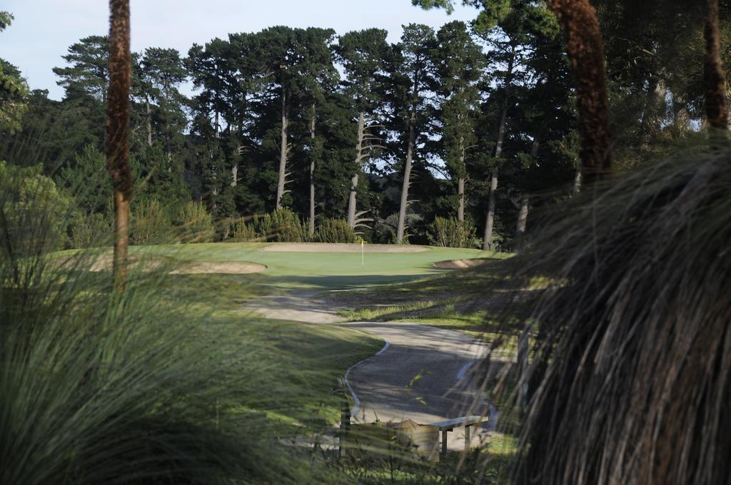 Fairways Resort Роузбъд Екстериор снимка