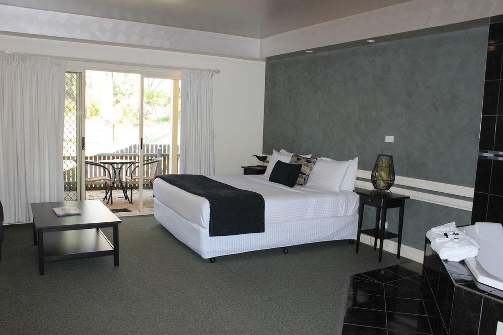 Fairways Resort Роузбъд Екстериор снимка