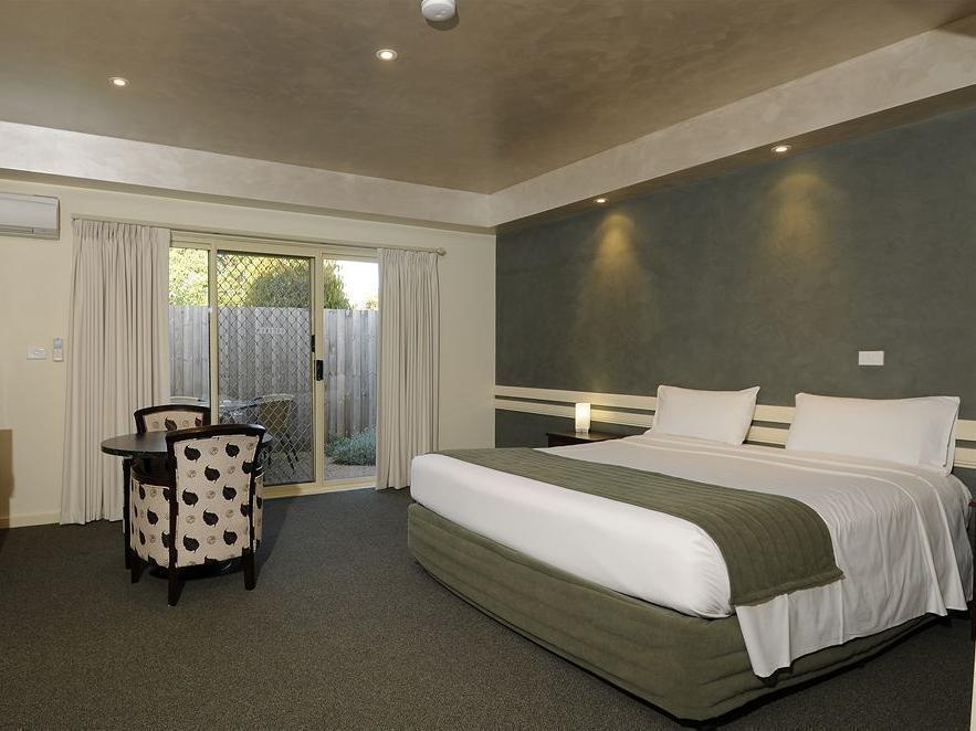 Fairways Resort Роузбъд Екстериор снимка