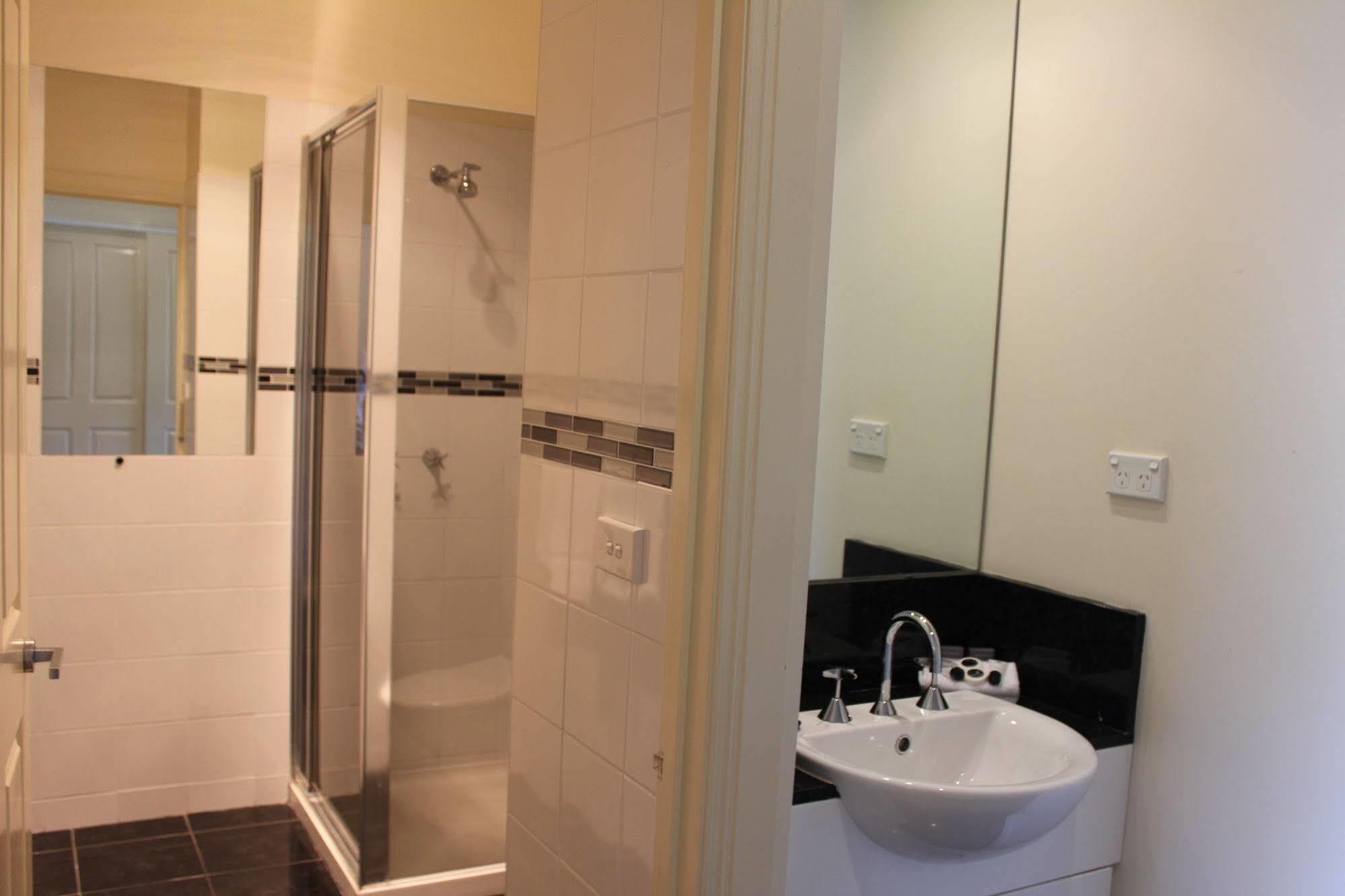 Fairways Resort Роузбъд Екстериор снимка