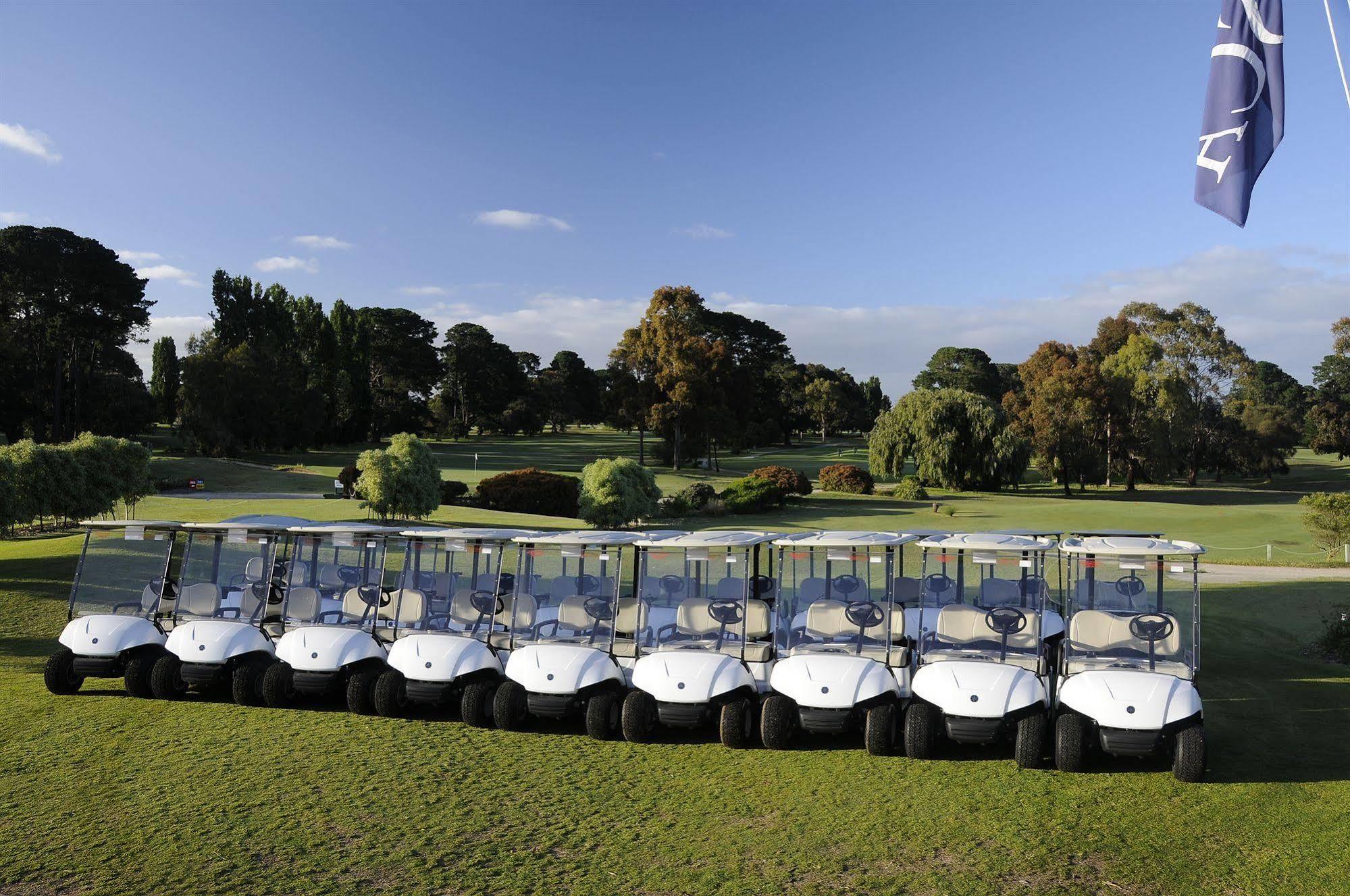 Fairways Resort Роузбъд Екстериор снимка