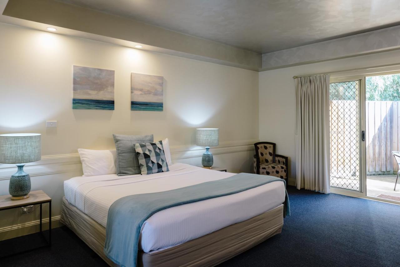 Fairways Resort Роузбъд Екстериор снимка