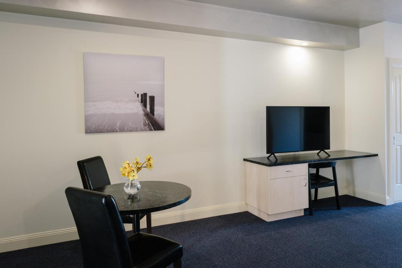 Fairways Resort Роузбъд Екстериор снимка