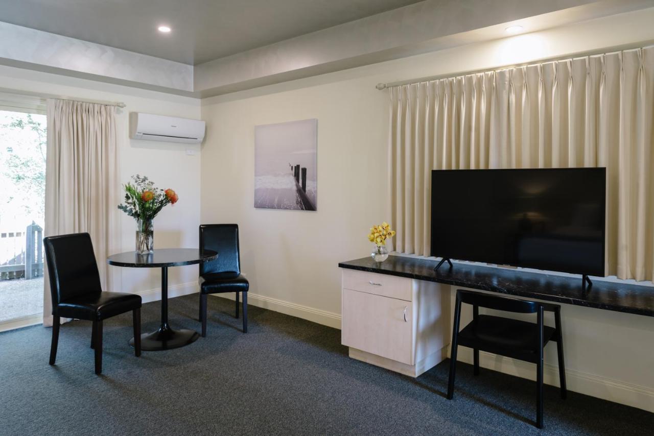 Fairways Resort Роузбъд Екстериор снимка