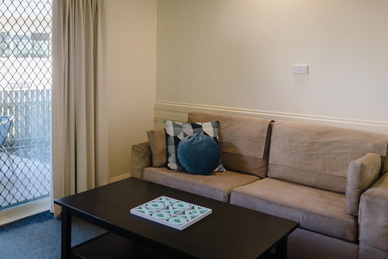 Fairways Resort Роузбъд Екстериор снимка